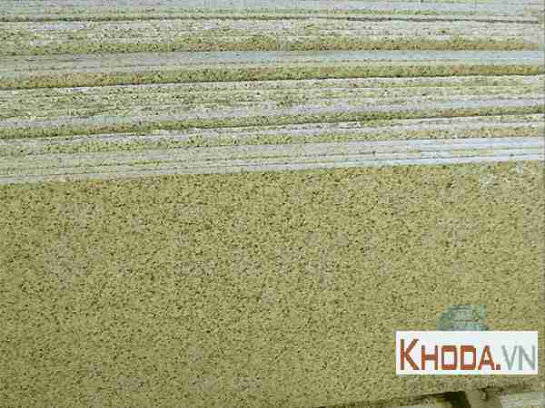 Đá granite vàng bình định nhạt