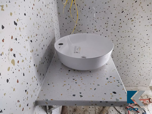 ban da lavabo xanh thien thanh